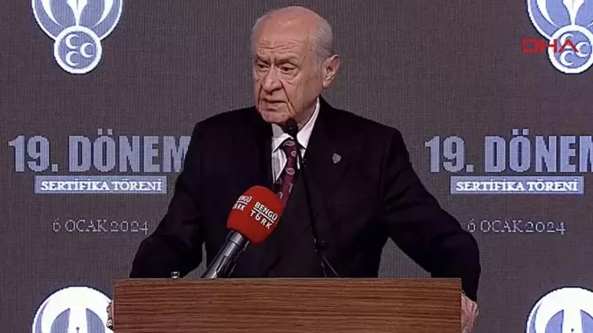 Devlet Bahçeli kürsüden Kelime-i Tevhid okudu! Tarafımı açıkça ilan ediyorum..