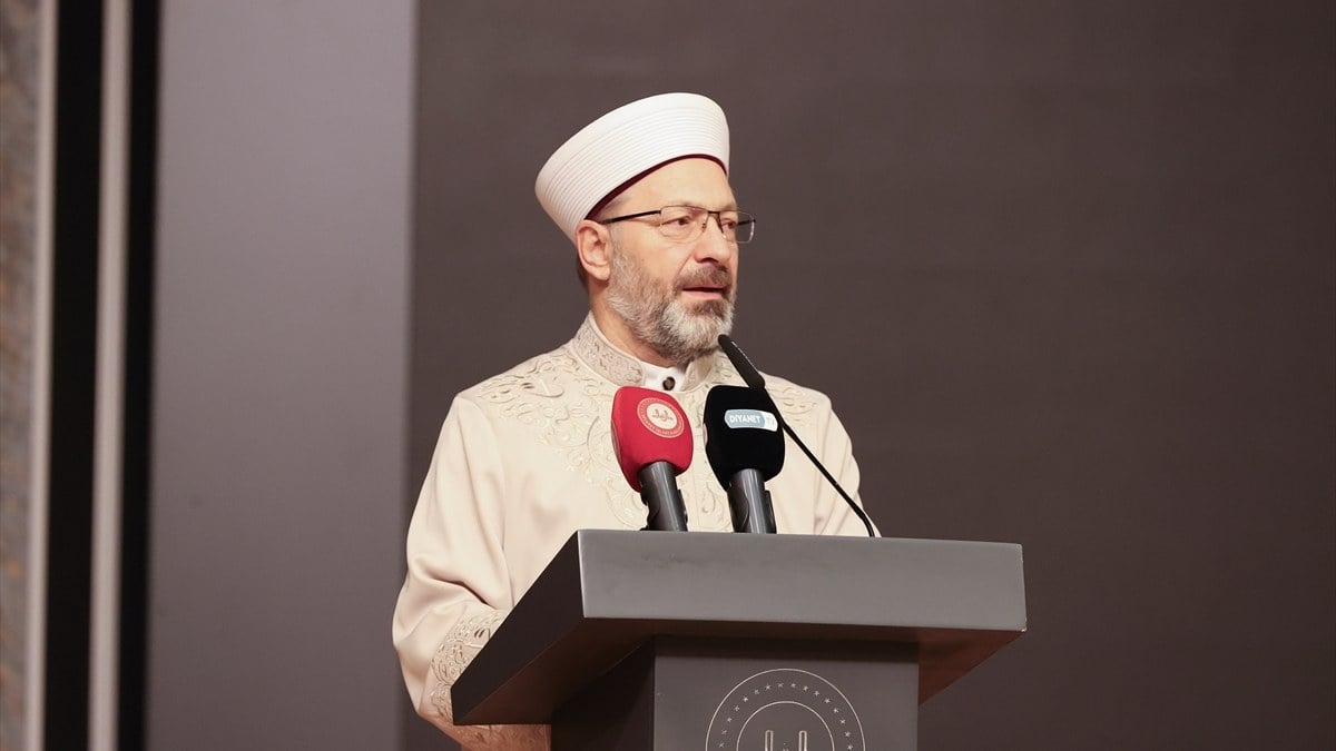 Diyanet İşleri Başkanı Erbaş, Avrupa’dan gelen gençlerle bir araya geldi