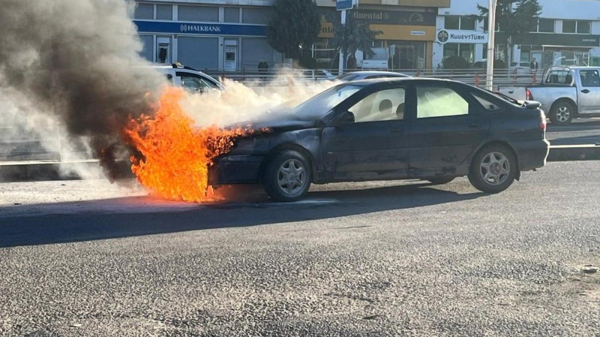 Diyarbakır’da bakımdan çıkan otomobil, test sürüşünde alev aldı