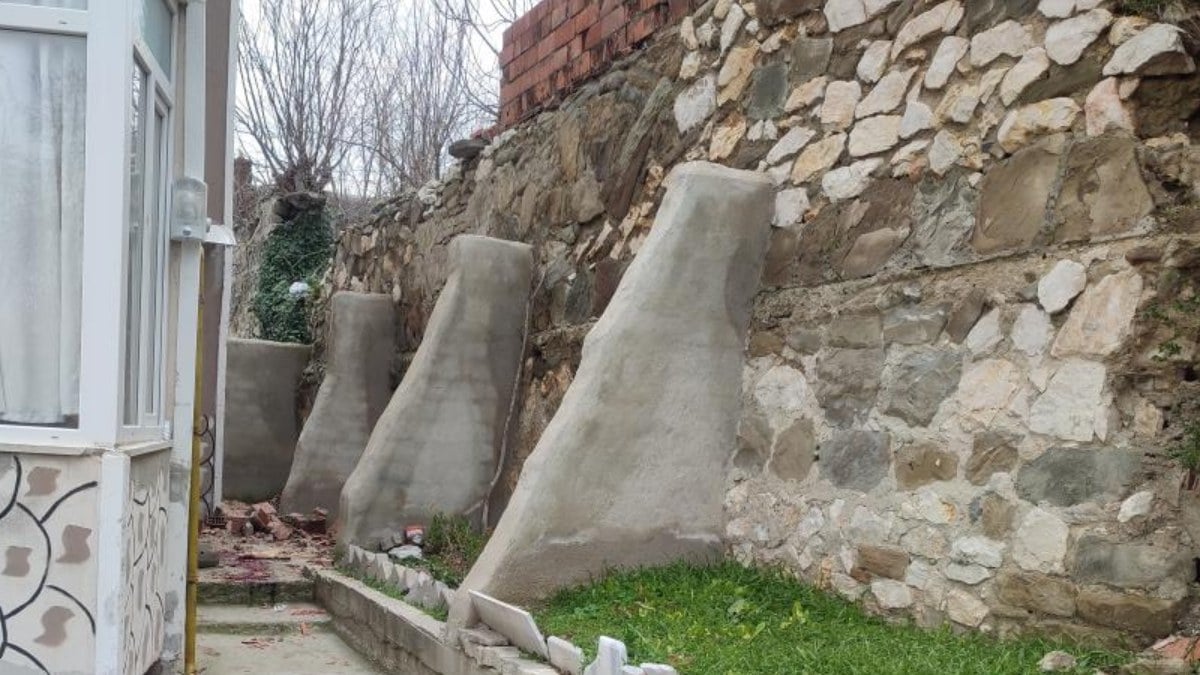 Edirne’de üzerine duvar düşen genç kadın can verdi