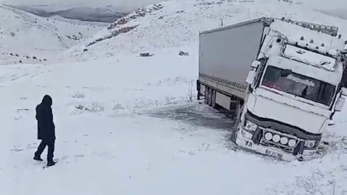 Erzurum’da ilerleyen tır şoförü navigasyon mağduru oldu