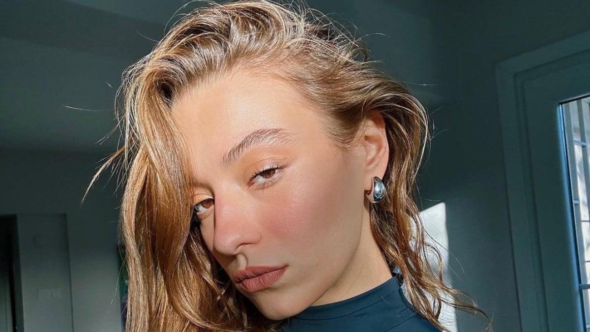 Gaddar’ın Aydan’ı Sümeyye Aydoğan belini açıkta bırakınca…”Lal olduk”