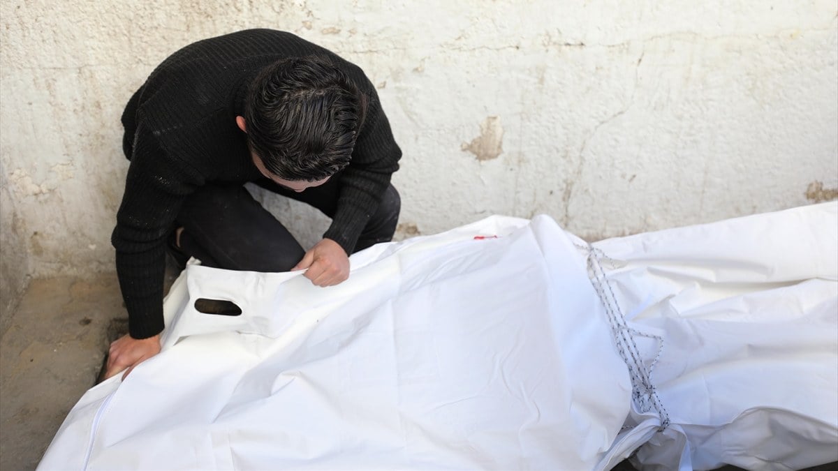 Gazze’deki okulda elleri ve kolları bağlı cesetler bulundu