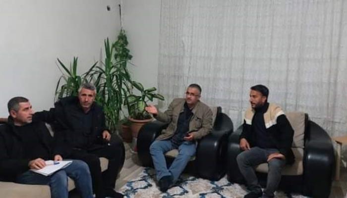 Gündüz kurumda, akşam köylerde çalışıyorlar