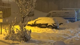 Hakkari beyaza büründü! Kar kalınlığı 20 santimetreyi aştı…