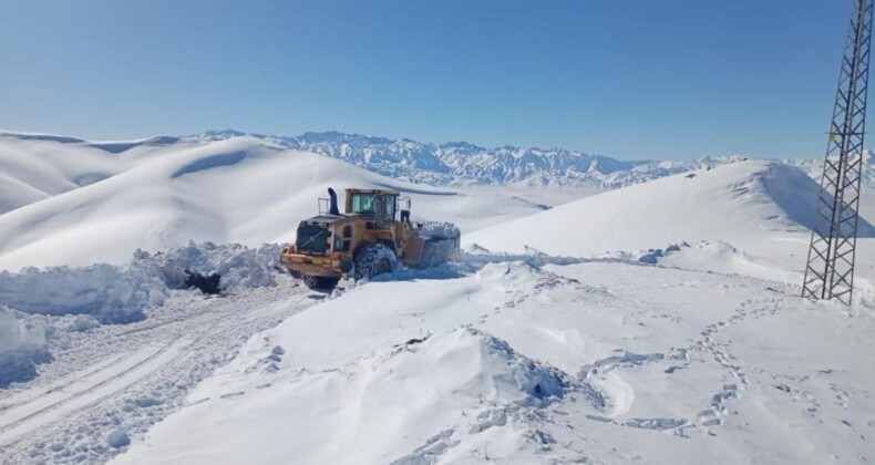 Hakkari’de 284 yerleşim yerinin yolu ulaşıma kapandı