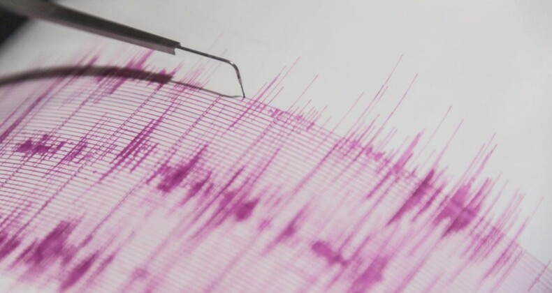 Hakkari’de art arda depremler: Vatandaşlar sokağa çıktı