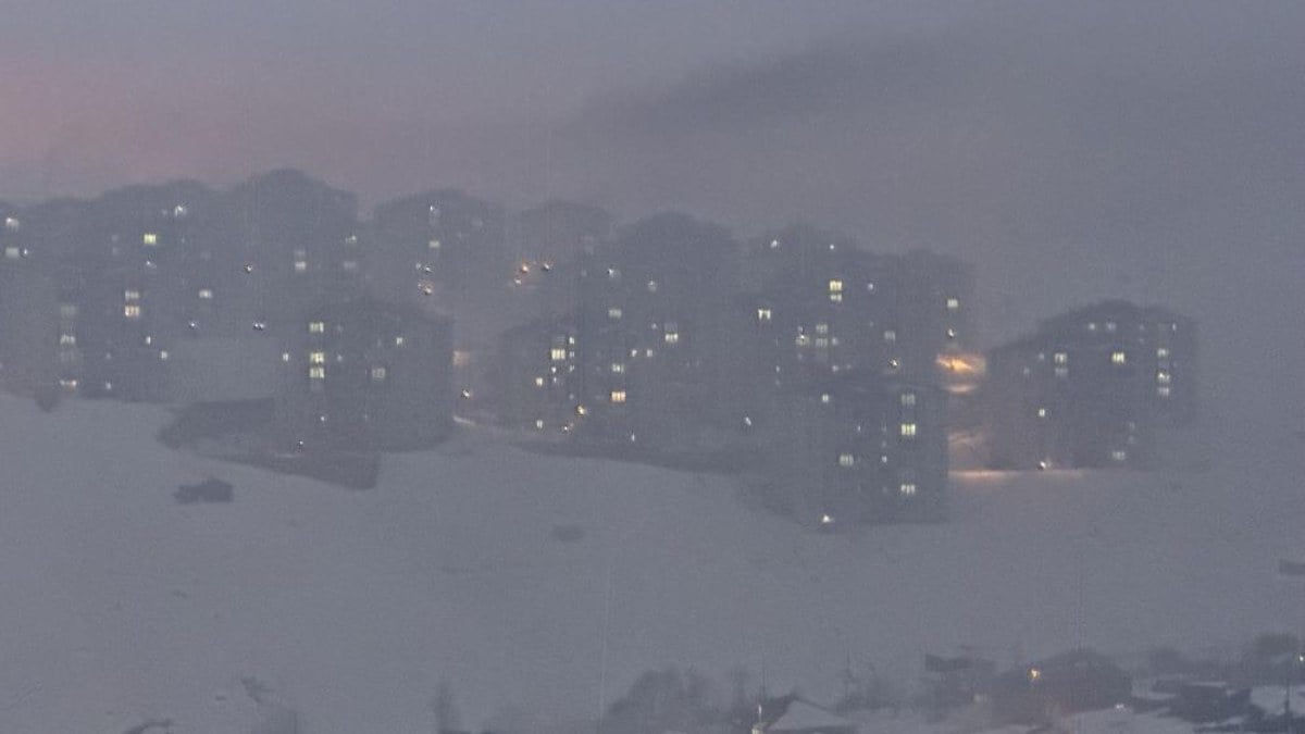 Hakkari’de kömür dumanı nefessiz bıraktı! Göz gözü görmüyor…