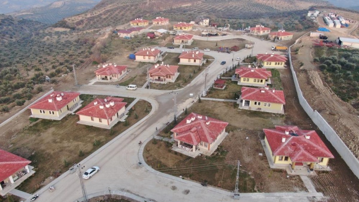 Hatay yükseliyor, yaralar sarılıyor: Depremzedeler gelecekten umutlu