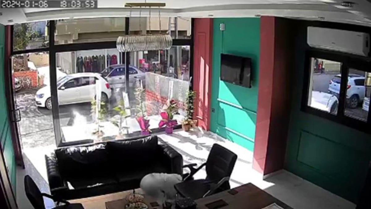 Hatay’da 14 yaşındaki çocuk kurşunların hedefi oldu! Koltuk sayesinde…