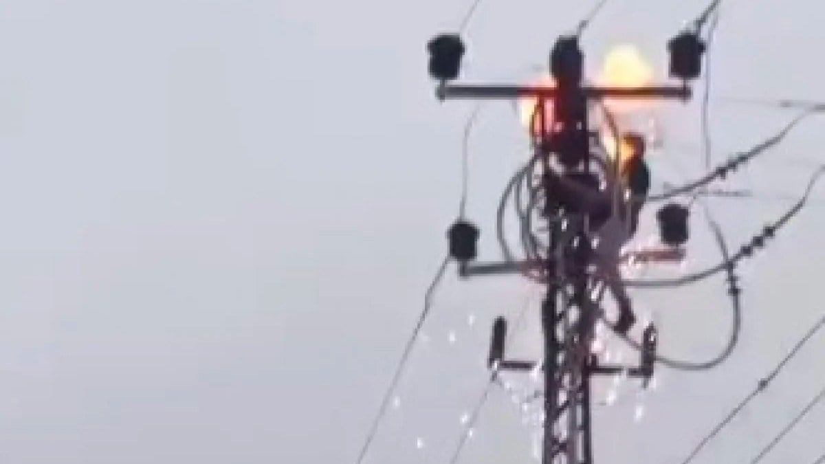 Hatay’da çıktığı elektrik direğinde akıma kapılan şahıs ağır yaralandı