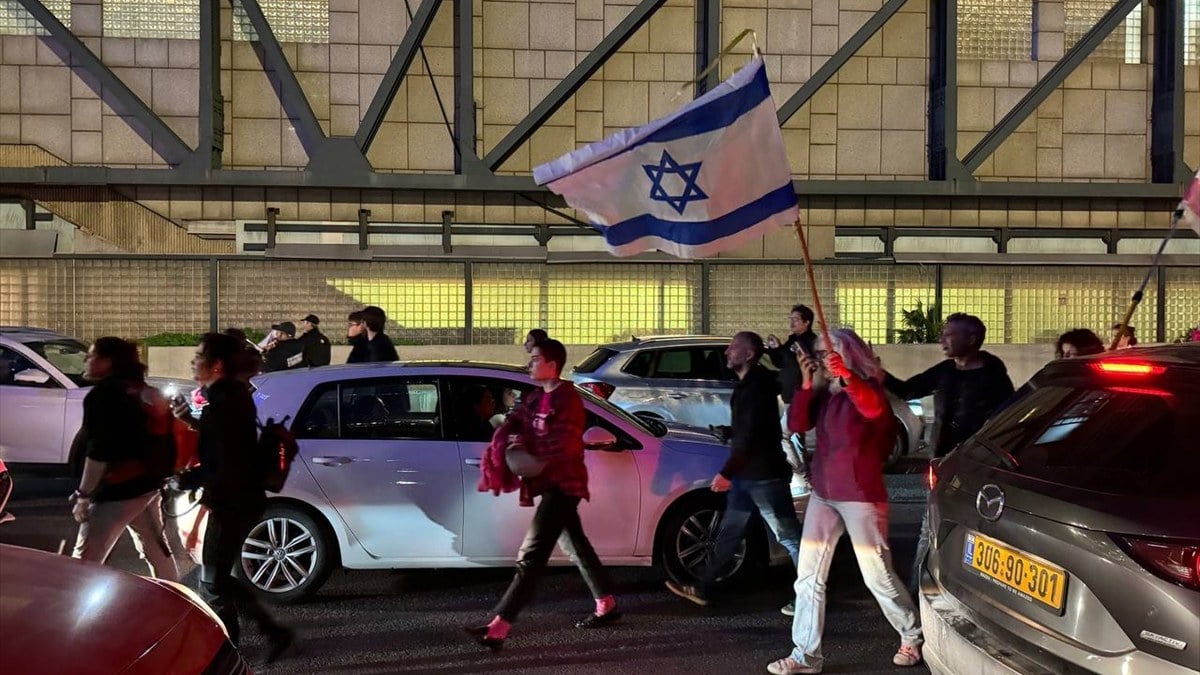 İsraillilerden Netanyahu’ya tepki: İstifası ve erken seçim istendi