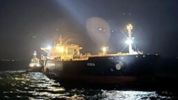 İstanbul Boğazı gemi trafiğine açıldı: Yakıt tankerinin arızası giderildi