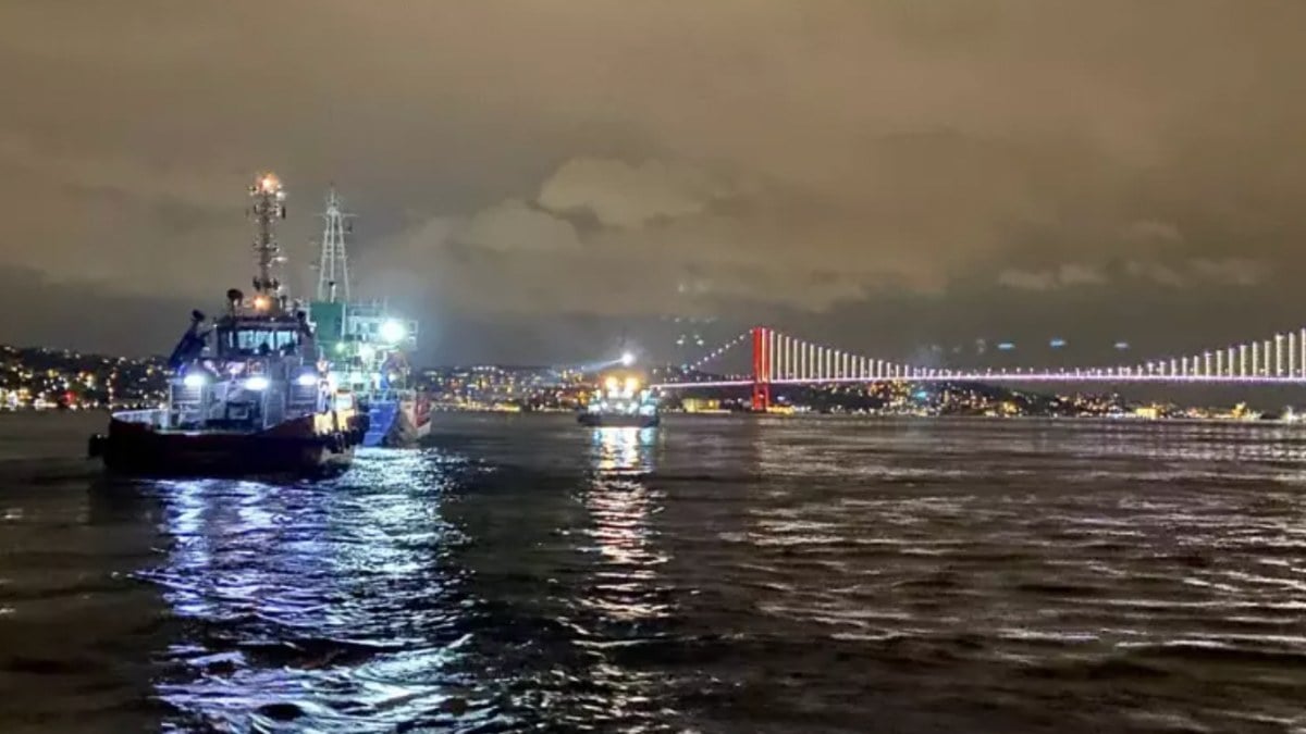 İstanbul Boğazı’nda arıza yapan gemi kurtarıldı