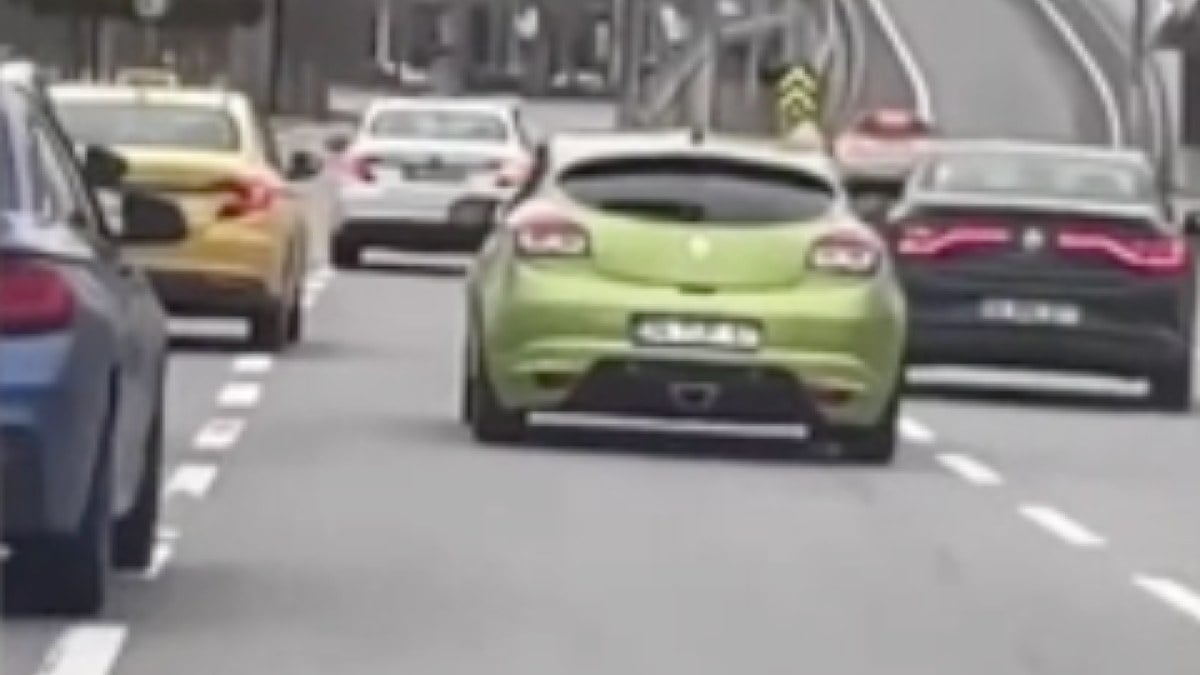 İstanbul Kartal’da trafiği tehlikeye düşüren sürücü 14 bin 258 lira ceza yeni