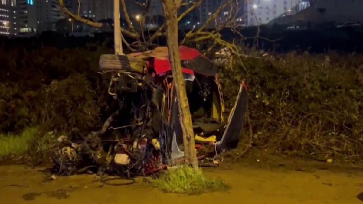 İstanbul Pendik’te takla atan otomobil hurdaya döndü: 3 yaralı