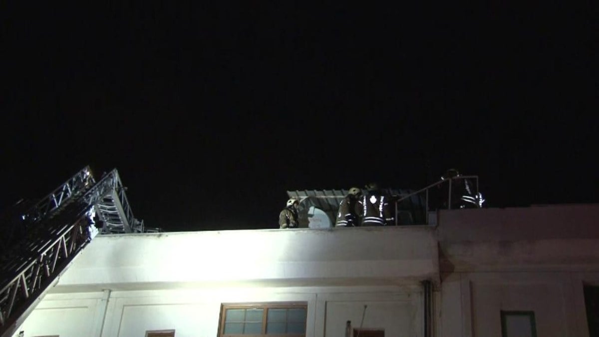 İstanbul’da ahşap üretim merkezinde yangın