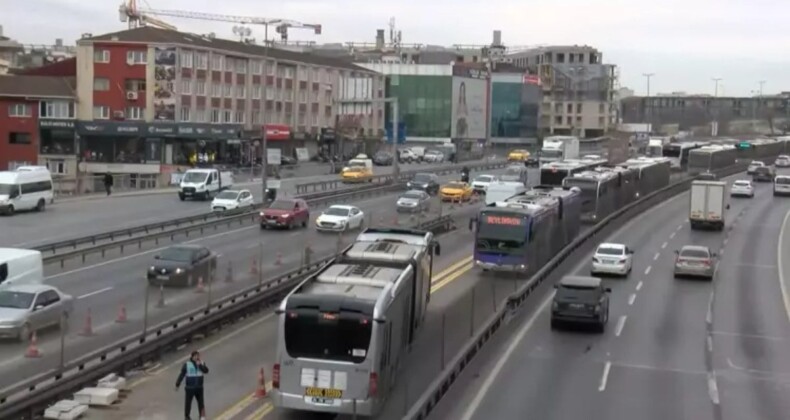 İstanbul’da bitmek bilmeyen üst geçit… İBB’nin çalışmasında vatandaşlar isyan etti