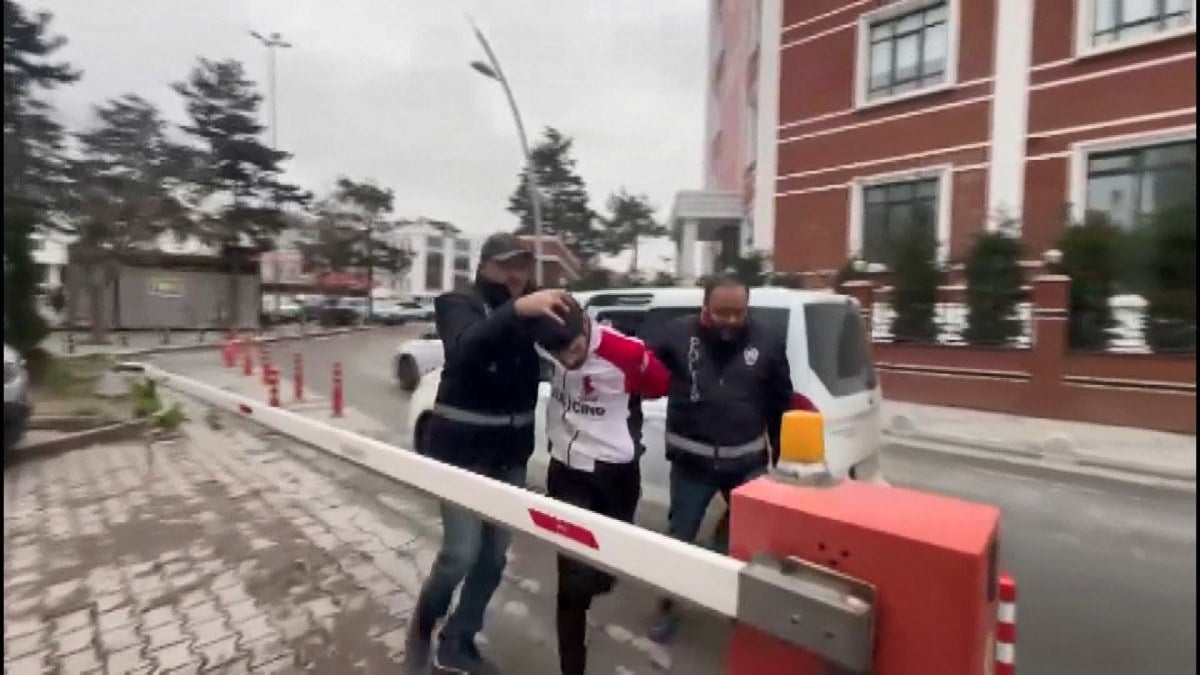 İstanbul’da canlı yayında uyuşturucu madde kullanan şahıs yakalandı