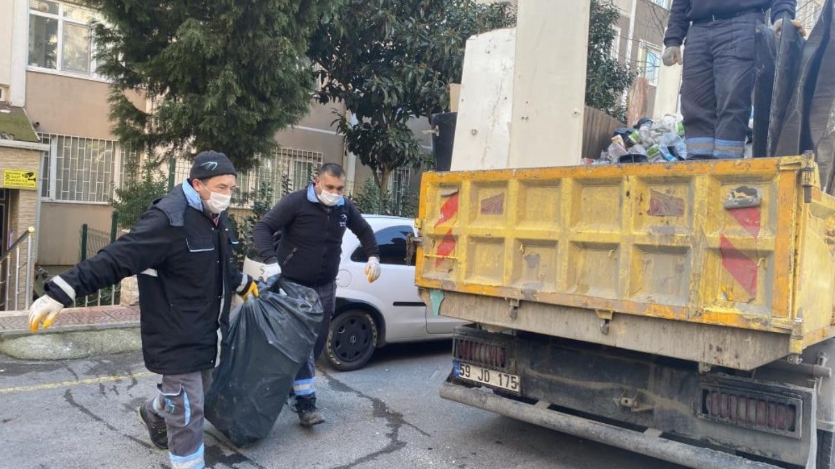 İstanbul’da çöp ev vakası: Anne – kızın evinden 30 torba çıktı