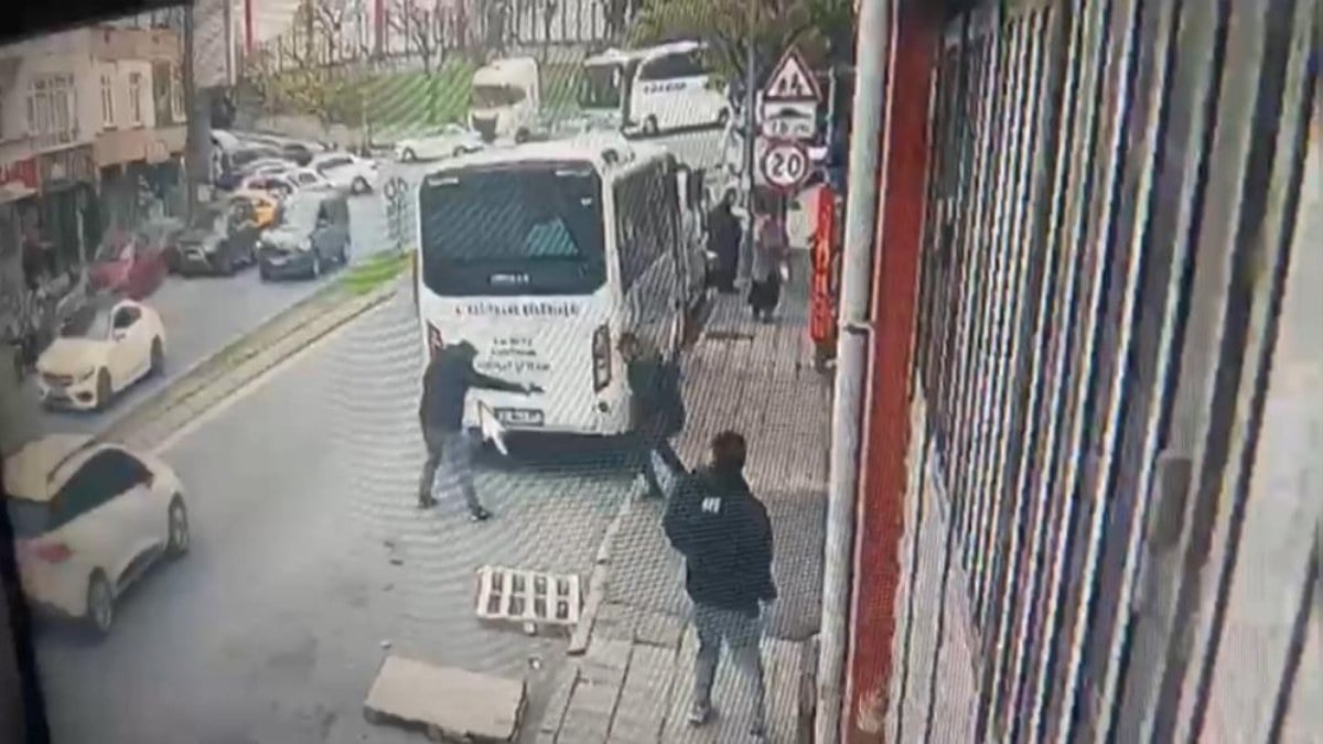 İstanbul’da eski aşkının yeni sevgilisine kurşun yağdırdı! Cadde kan gölüne döndü…