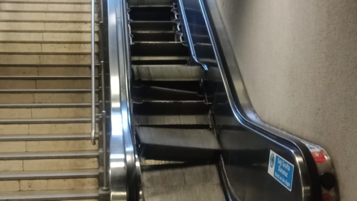 İstanbul’da korku dolu anlar! Metro istasyonunda yürüyen merdiven parçalandı