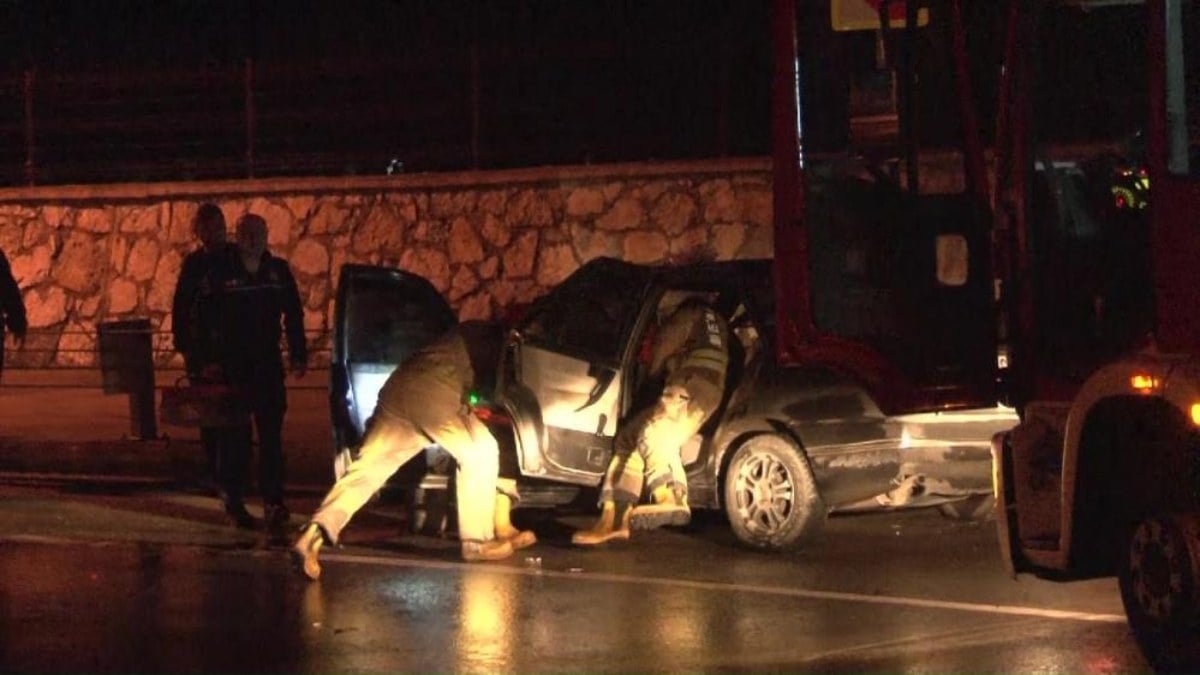 İstanbul’da korkunç kaza! Otomobil metrelerce sürüklendi…
