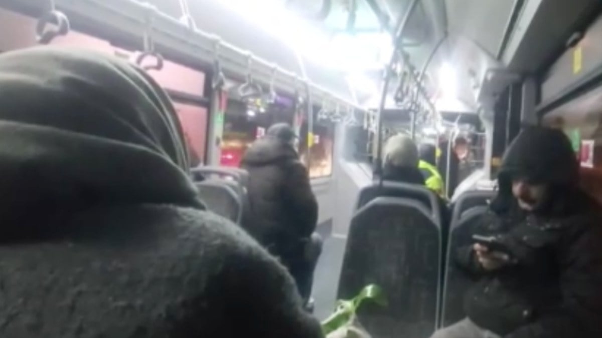 İstanbul’da metrobüs arızası! Yolcular dakikalarca bekledi