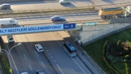 İstanbul’da ‘Onarıyoruz’ afişi asılan köprünün son hali: 1 yılda çivi bile çakılmadı