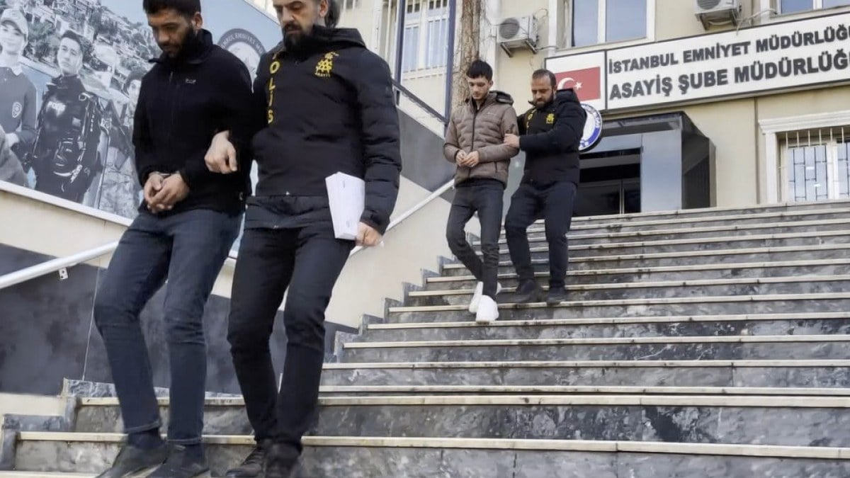 İstanbul’da otomobil hırsızlarına yönelik operasyon: 4 günde 4 araç çalan şüpheliler yakalandı