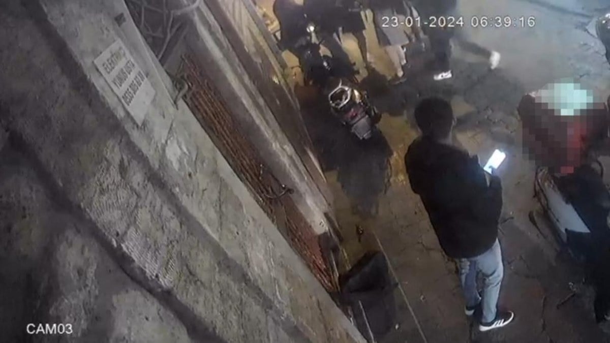 İstanbul’da satırlı “kız arkadaşıma baktın” kavgasının yeni görüntüleri ortaya çıktı