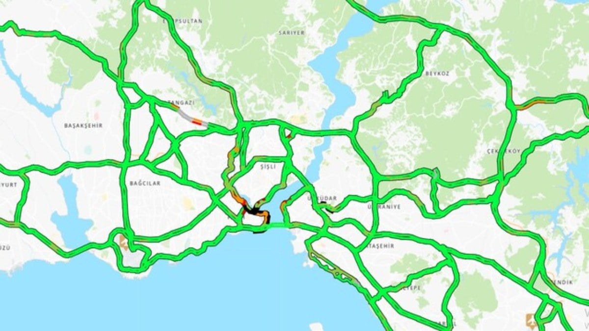 İstanbul’da yeni yılın ilk gününde yollar boş kaldı!