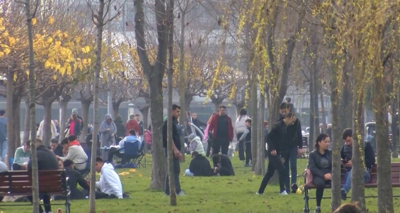 İstanbul’da yılın ilk gününde park ve sahiller doldu taştı