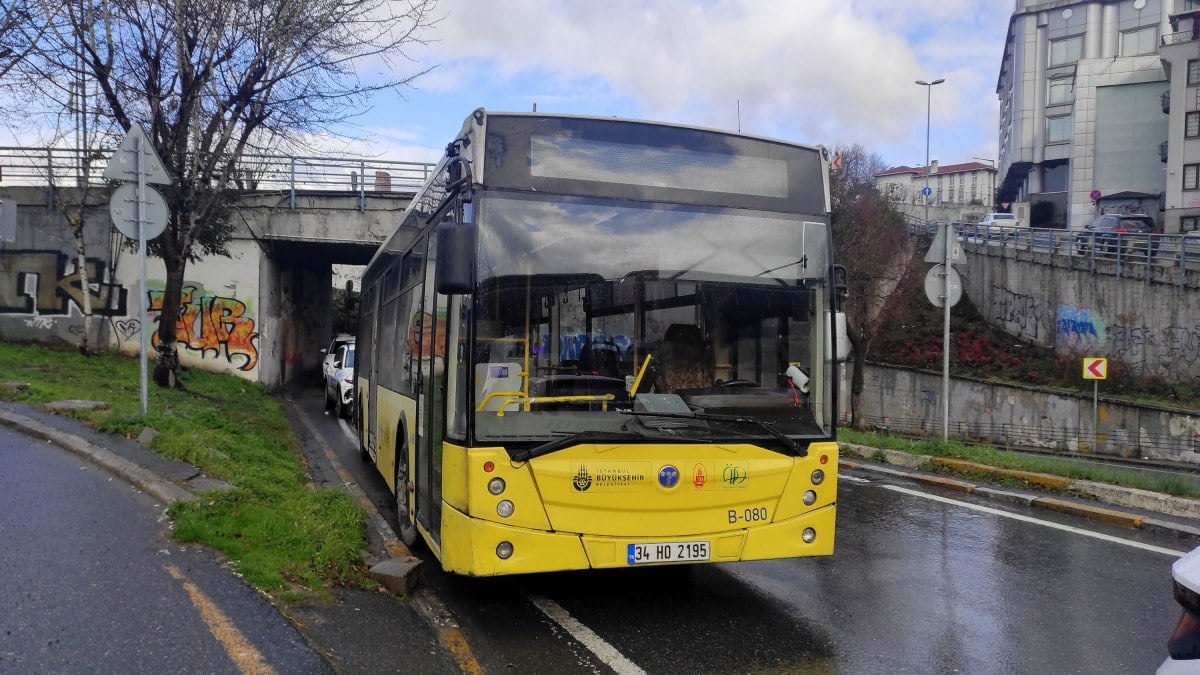İstanbul’da yine İETT kazası! Virajı alamayan otobüs duvara çarptı