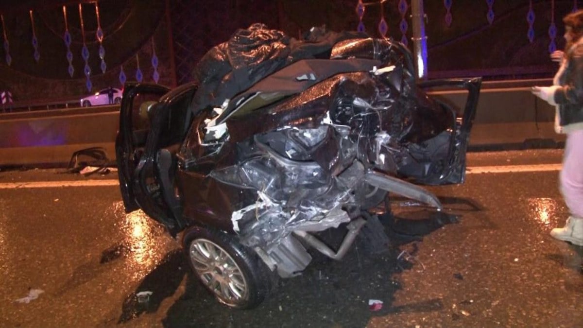 İstanbul’da zincirleme kaza! Araçlar hurdaya döndü