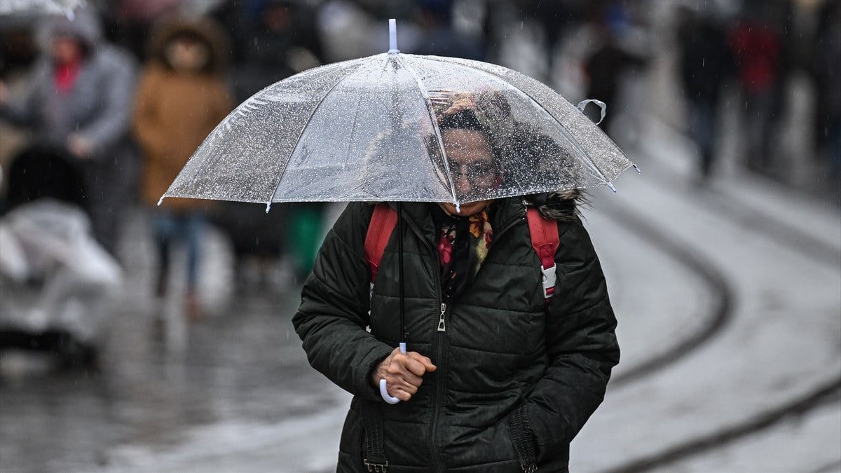 İstanbullular dikkat! Valilik uyardı: Yarın kuvvetli yağış geliyor…