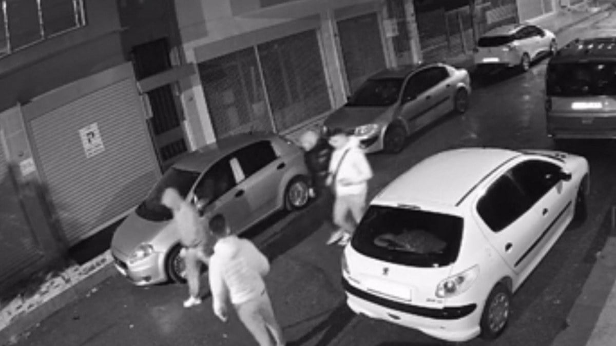 İzmir’deki motosiklet hırsızları güvenlik kameraları sayesinde yakalandı