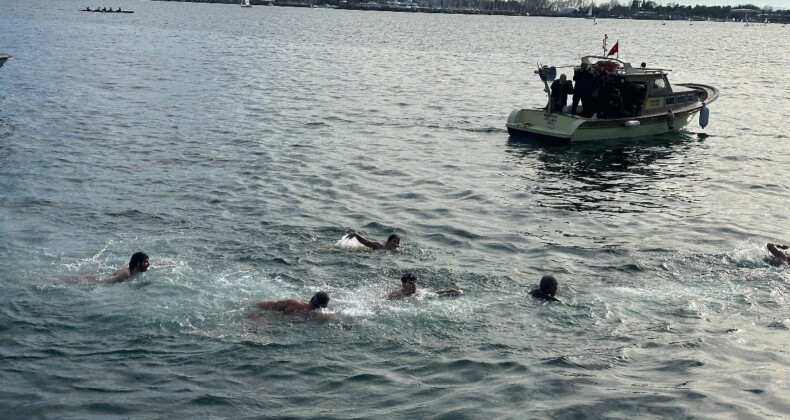 Kadıköy’de 63 yıl sonra haç çıkarma töreni düzenlendi