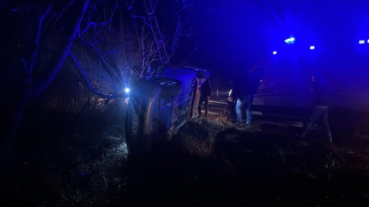 Kastamonu’da direğe çarparak takla atan otomobildeki 4 kişi yaralandı