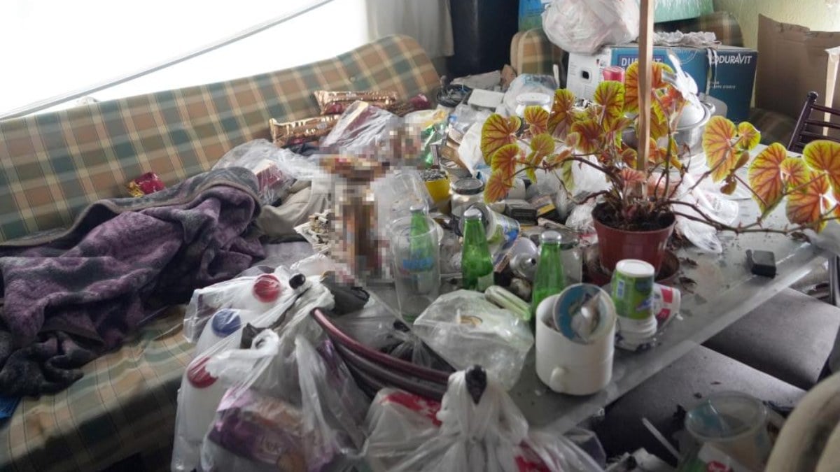 Kastamonu’da mide bulandıran anlar! Biriktirdiği eşyalar evi çöpe çevirdi