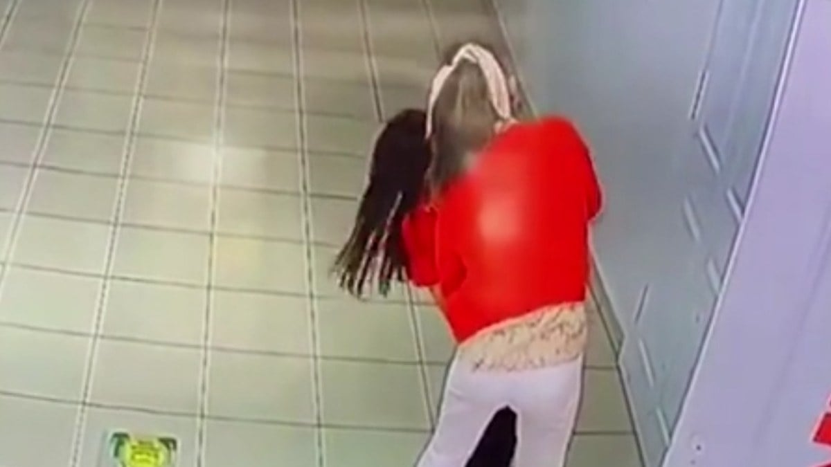 Kırklareli’nde boğazına yiyecek kaçan öğrenciyi öğretmeni kurtardı