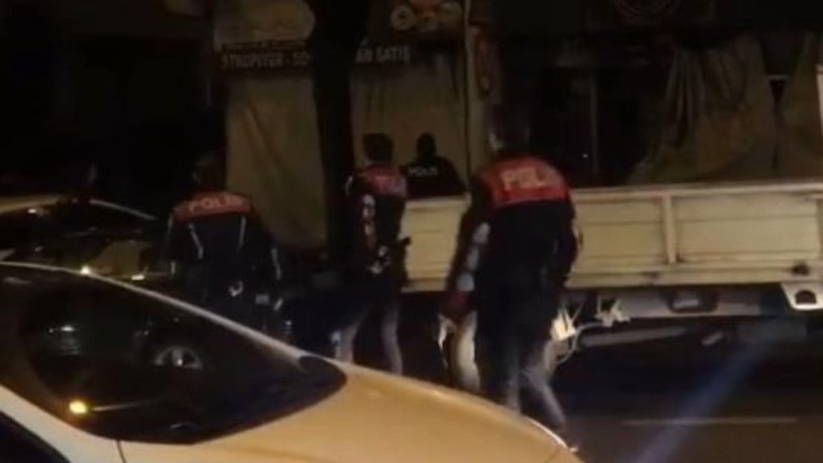 Kocaeli’de hırsız tırmandığı balkonda suçüstü yakalandı