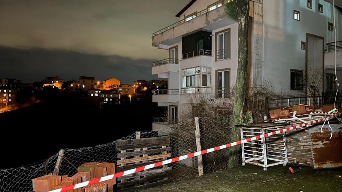 Kocaeli’de inşaat alanında toprak kayması: 1 bina boşaltıldı