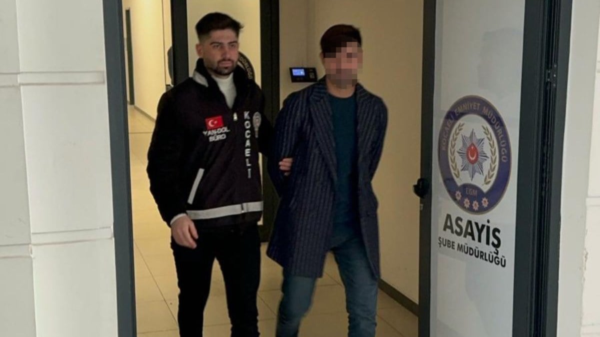 Kocaeli’de vatandaşı 85 bin lira dolandıran sahte polis yakalandı