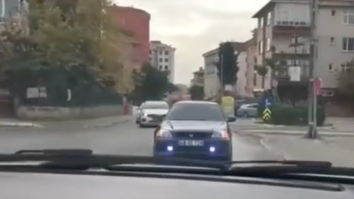 Maltepe’de ters istikamette ters giden araç kamerada