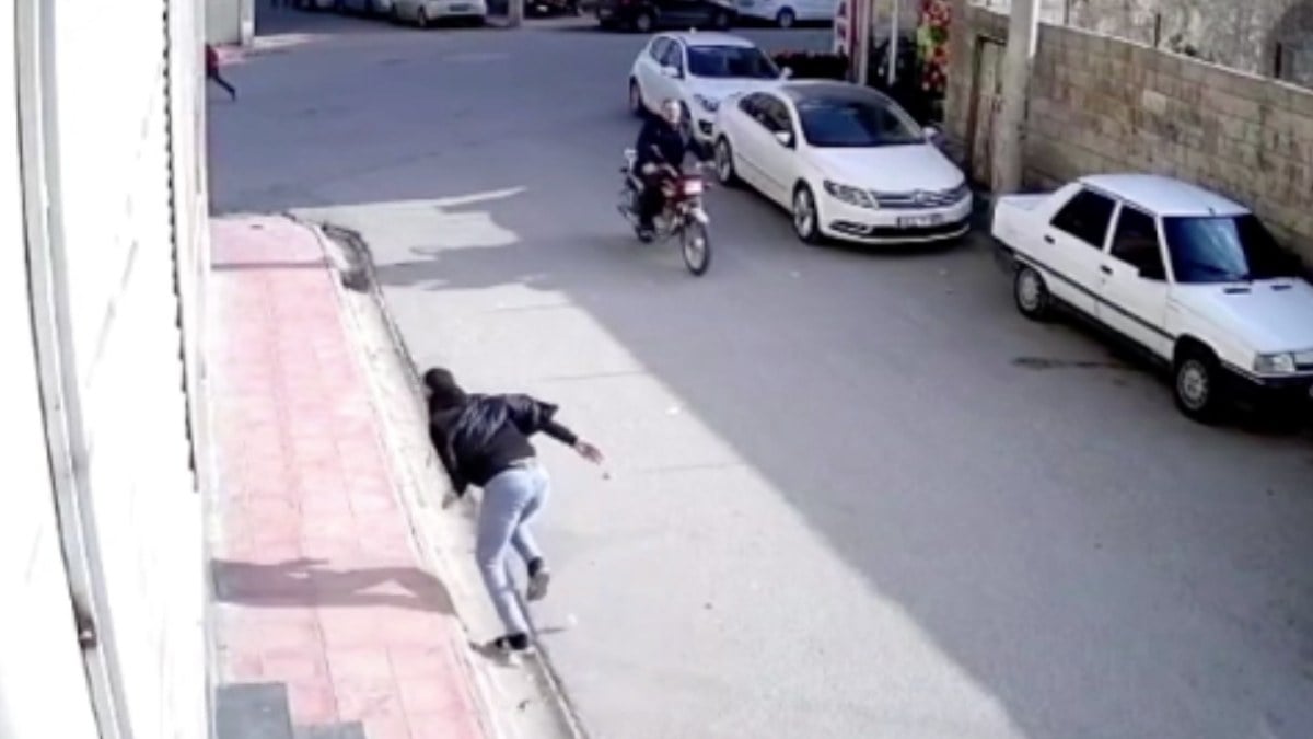 Mardin’de kapkaç girişimi güvenlik kamerasınca görüntülendi