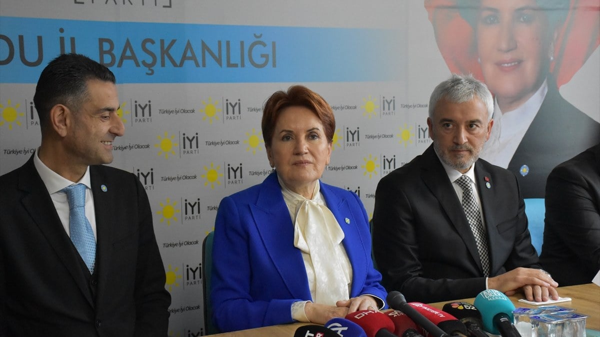 Meral Akşener’den CHP’ye gönderme: PKK’ya terörist diyemeyen DEM’li kafalara yönelmeyin