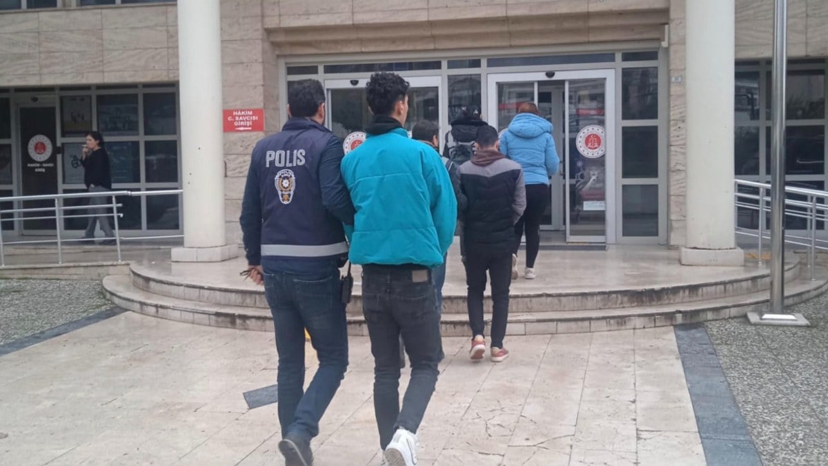 Muğla’da internetten tanıştığı kadının arkadaşları tarafından gasbedildi