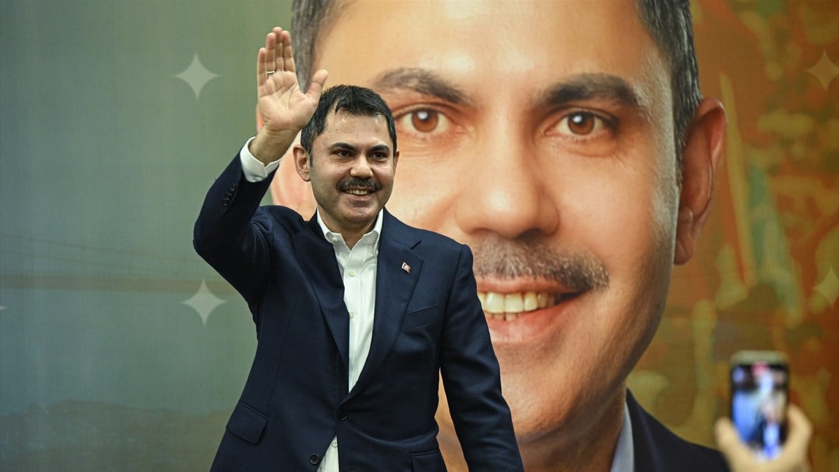 Murat Kurum’dan cemevine ziyaret: Kıymetli canlarımızla buluştuk