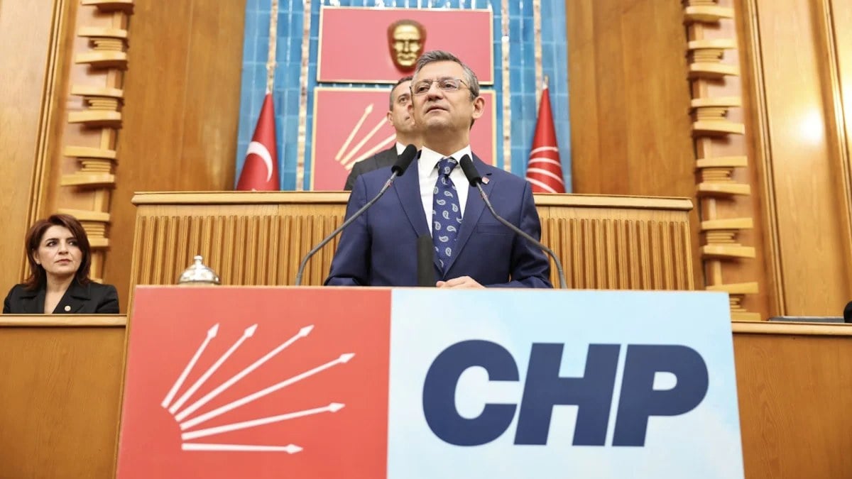 Özgür Özel, TBMM’de ‘terörle mücadele’ oturumunda uyukladı!